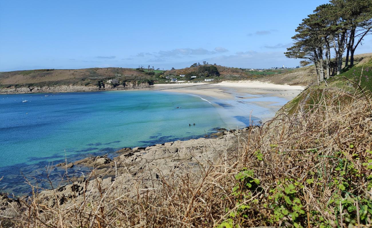 Photo de Plage de Kerhornou avec sable beige de surface