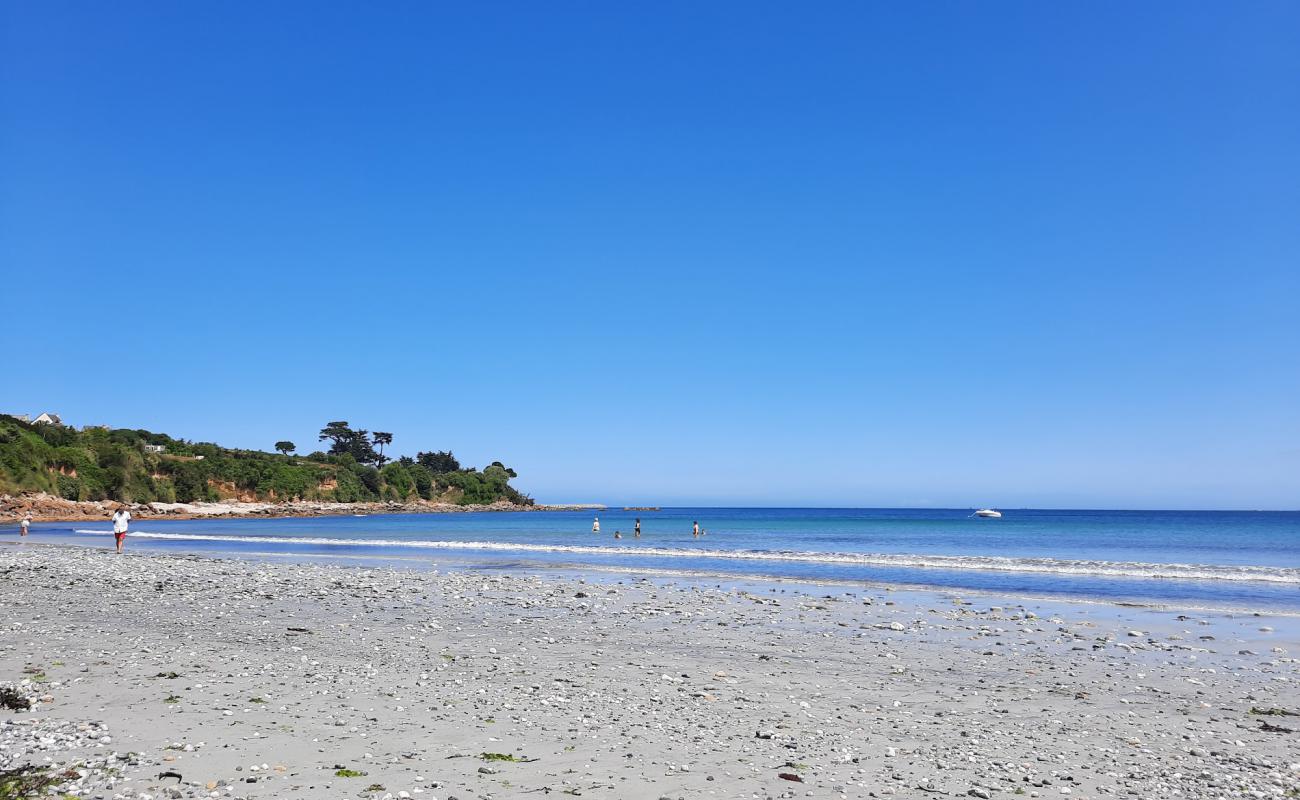 Photo de Plage Sainte-Anne avec sable clair avec caillou de surface