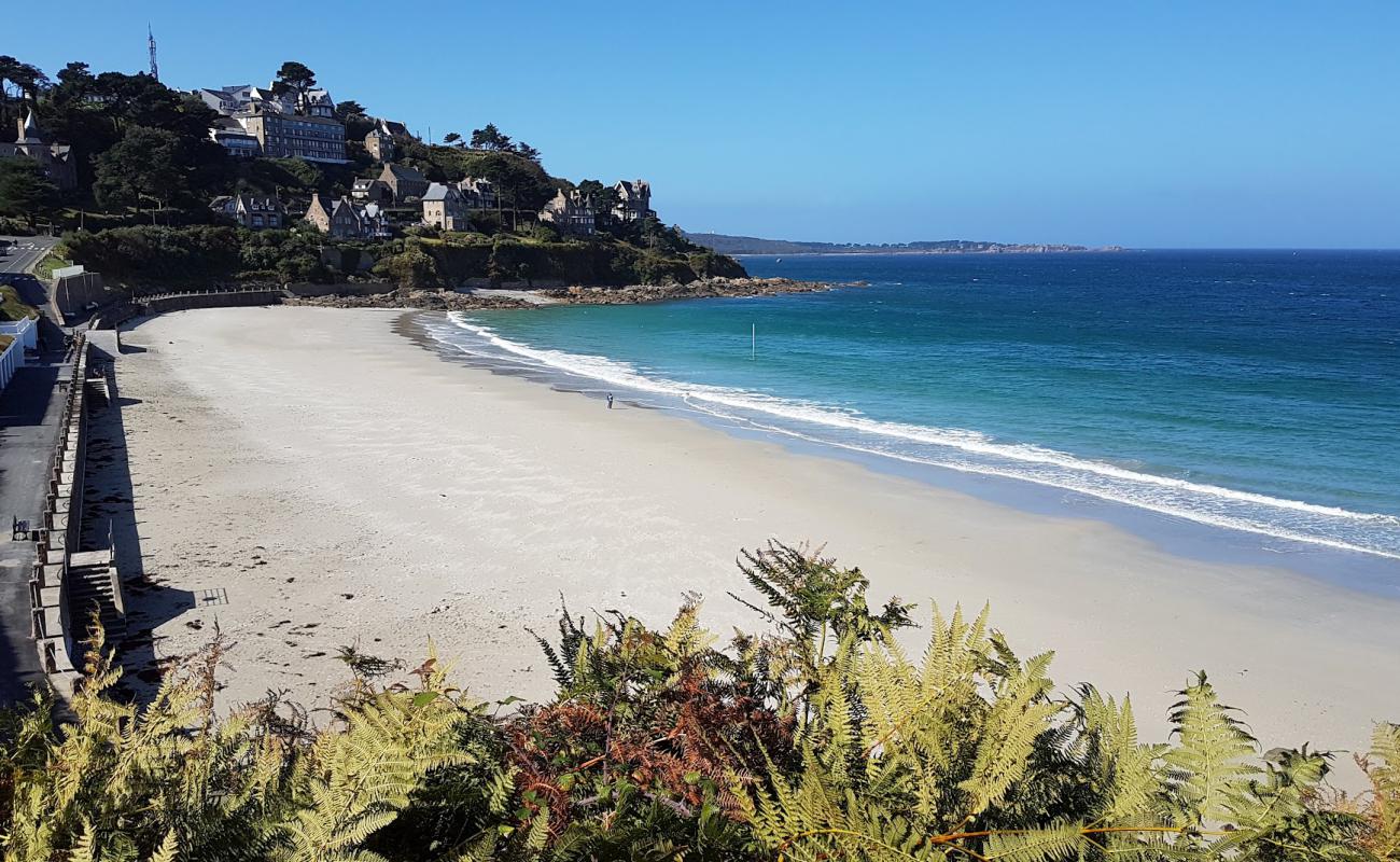 Photo de Plage de Trestrignel avec sable beige de surface
