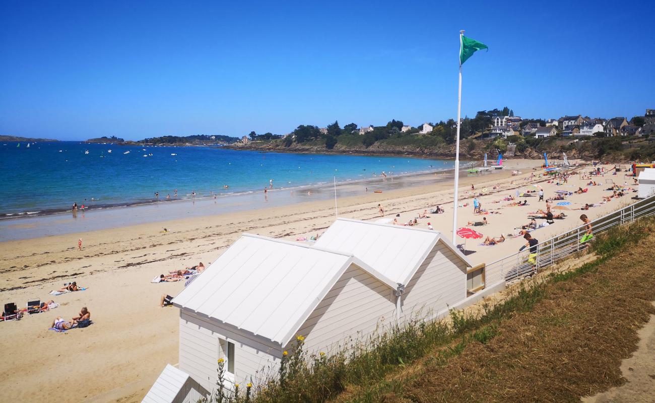 Photo de Plage Saint-Sieuc avec sable lumineux de surface