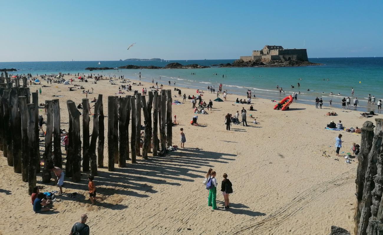 Photo de Grande Plage du Sillon avec sable lumineux de surface