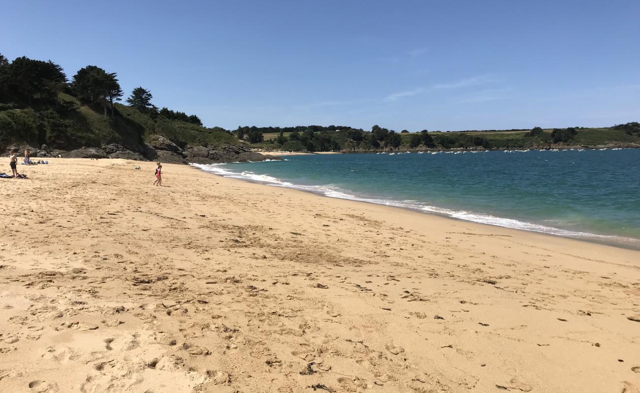 Photo de Plage de la Touesse avec sable lumineux de surface