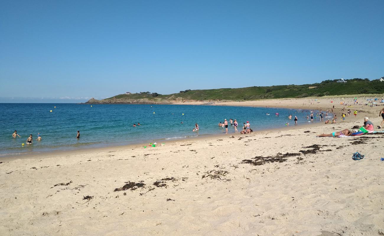 Photo de Plage du Verger avec sable lumineux de surface