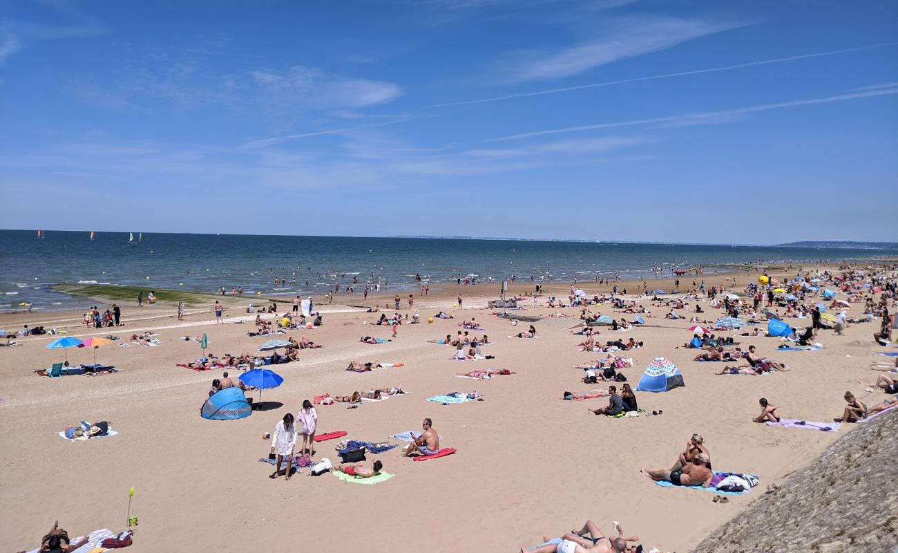 Photo de Plage de Cabour avec sable beige de surface