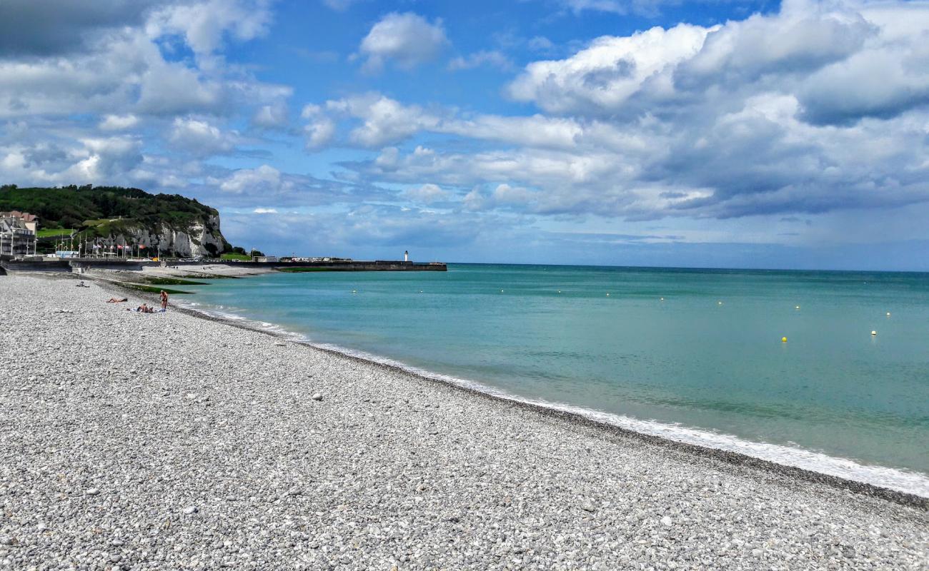 Photo de Plage de Saint-Valery-en-Caux avec galets beige de surface