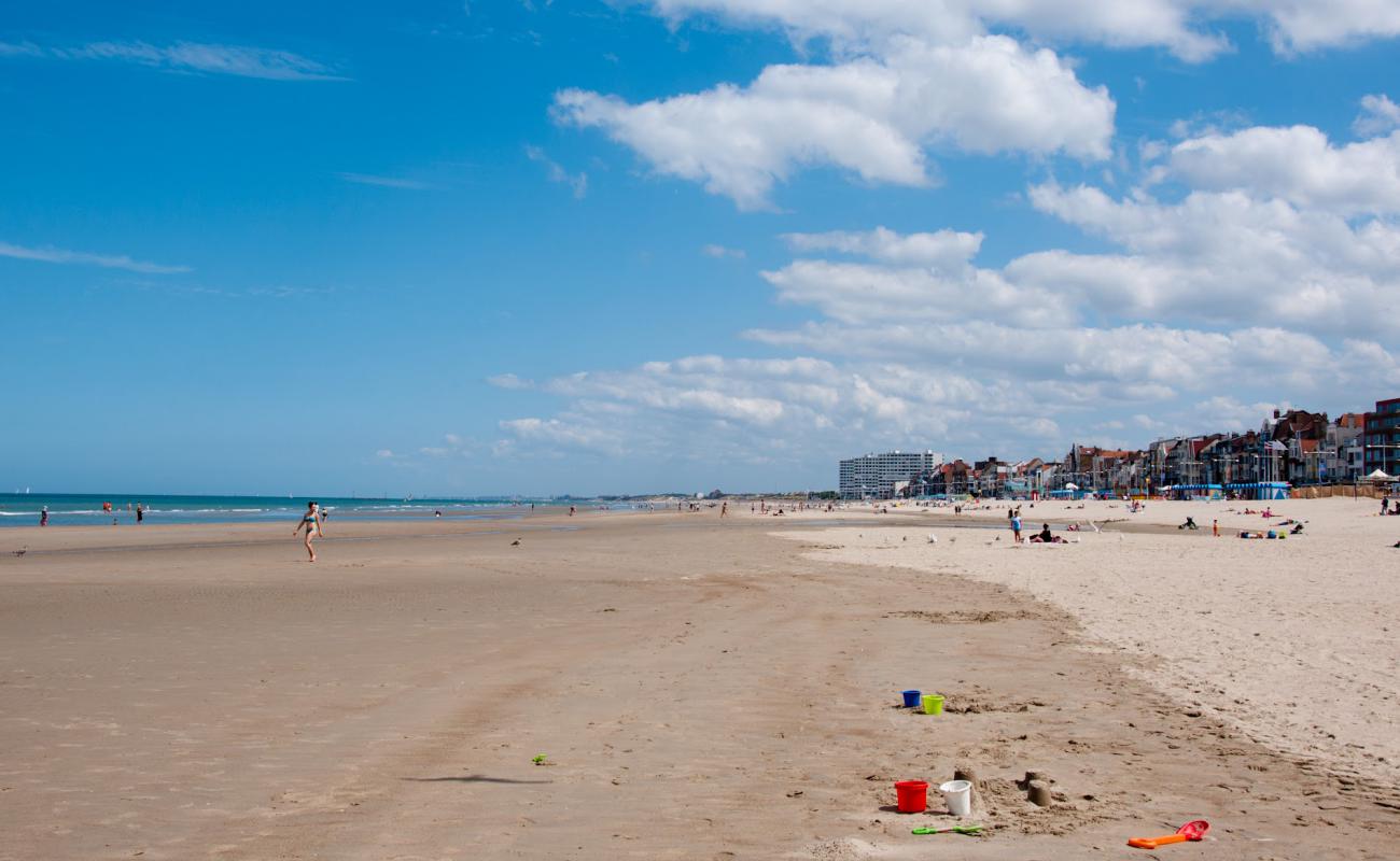 Photo de Plage de Malo-les-Bains avec sable lumineux de surface