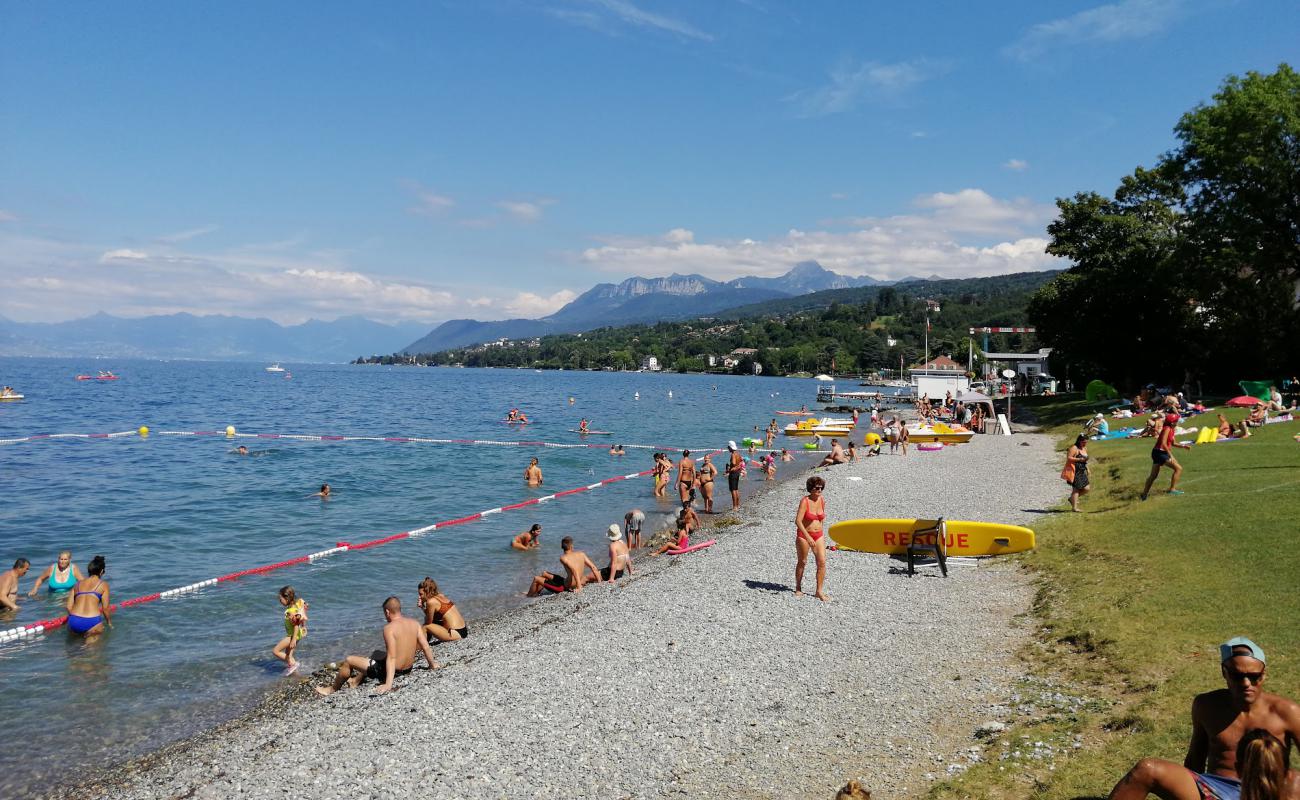 Photo de Plage d'Amphion-Publier avec caillou fin gris de surface