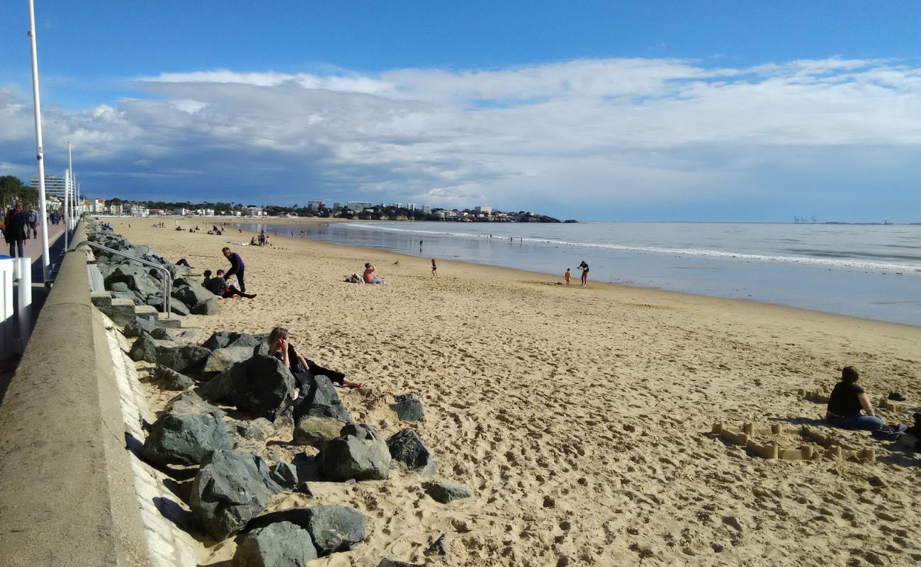 Photo de Plage Royan avec sable lumineux de surface