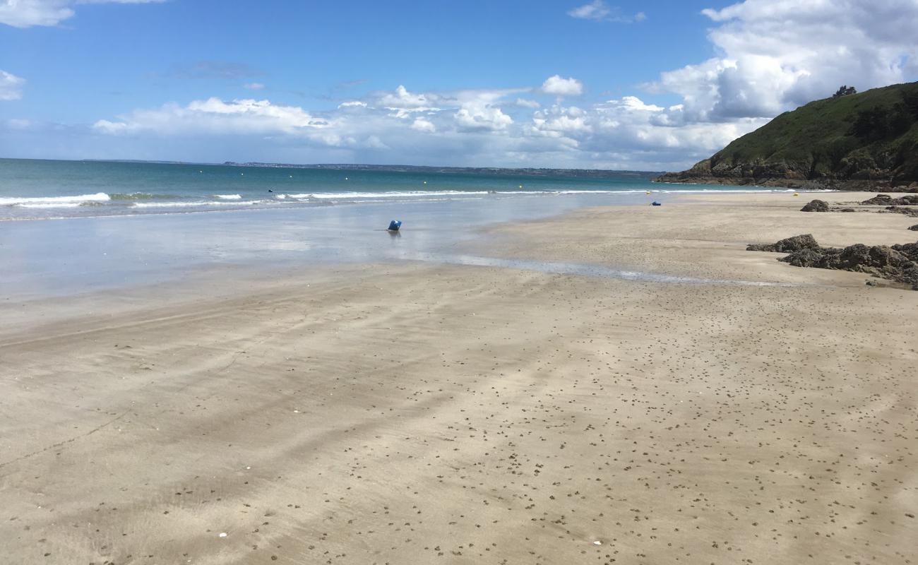 Photo de Martin Plage avec sable clair avec caillou de surface