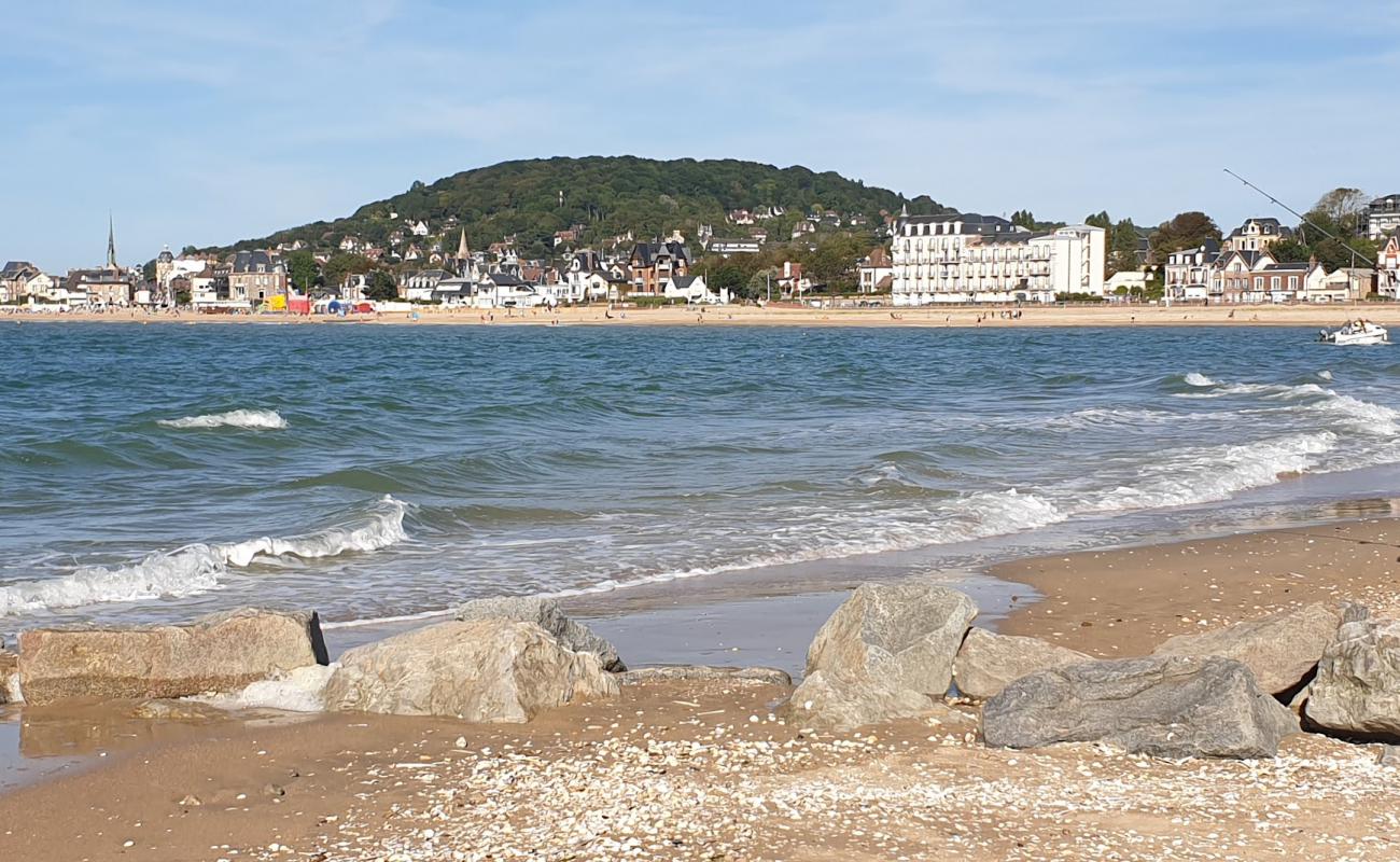 Photo de Plage de Houlgate avec sable lumineux de surface