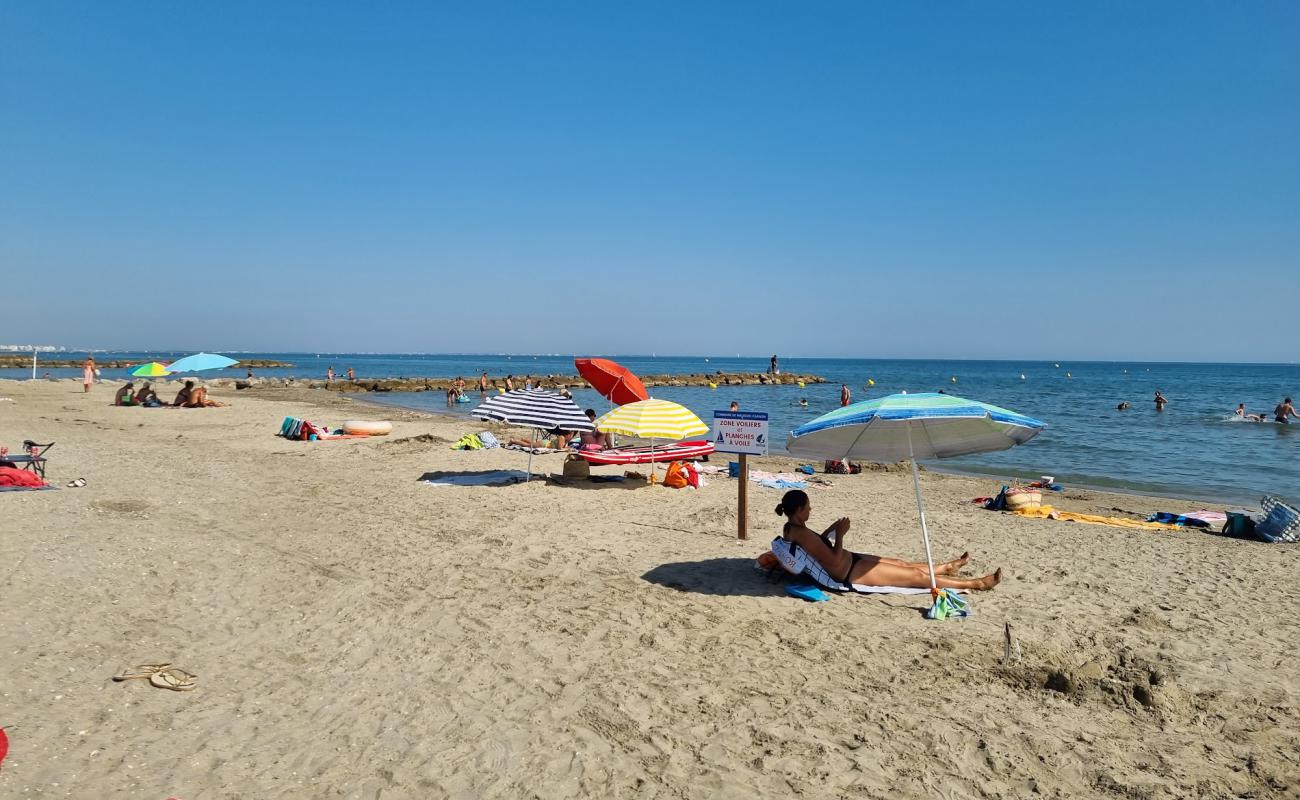 Photo de Plage de Carnon avec sable gris de surface