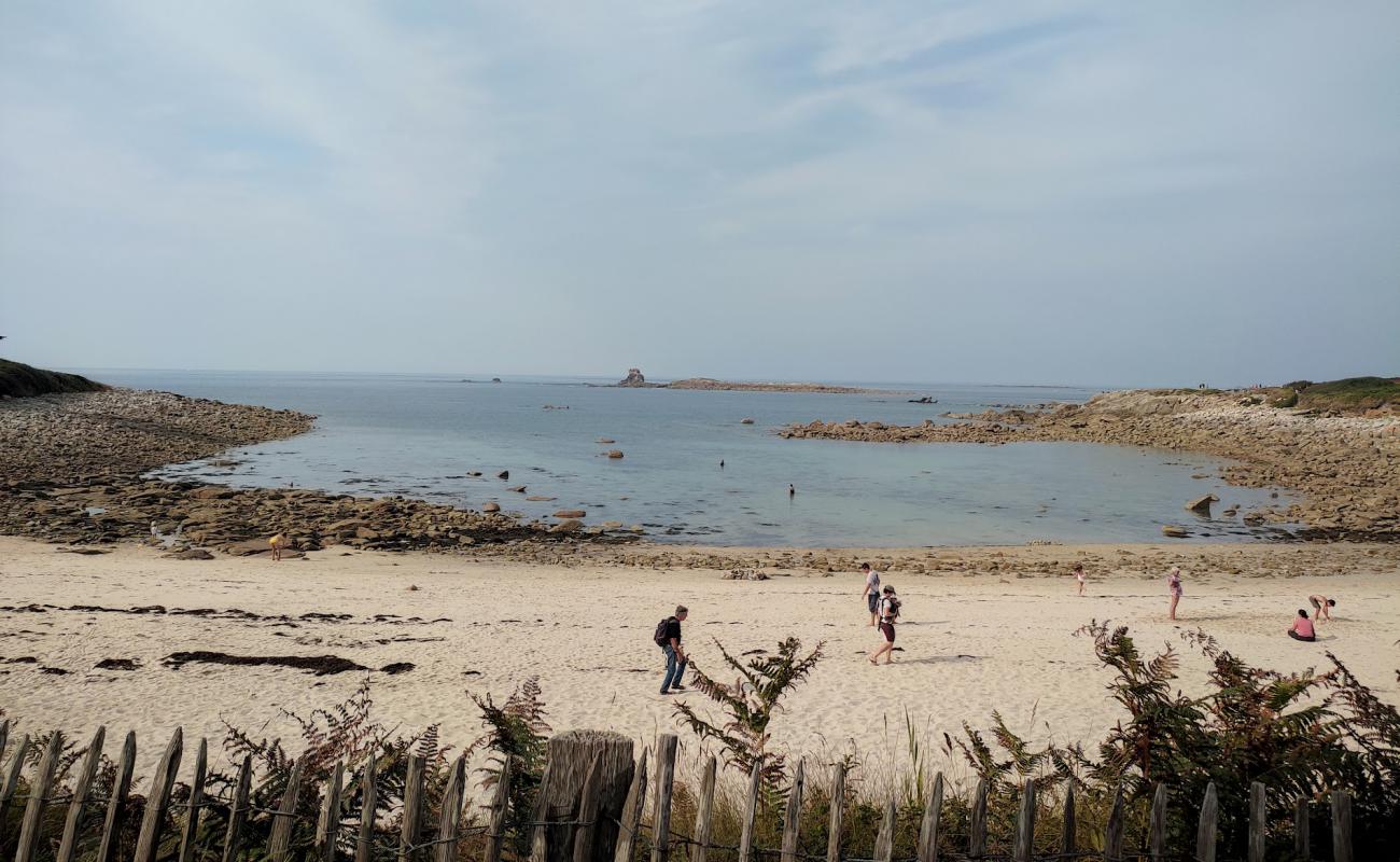 Photo de Plage de Porz Gwenn avec sable beige & pierres de surface