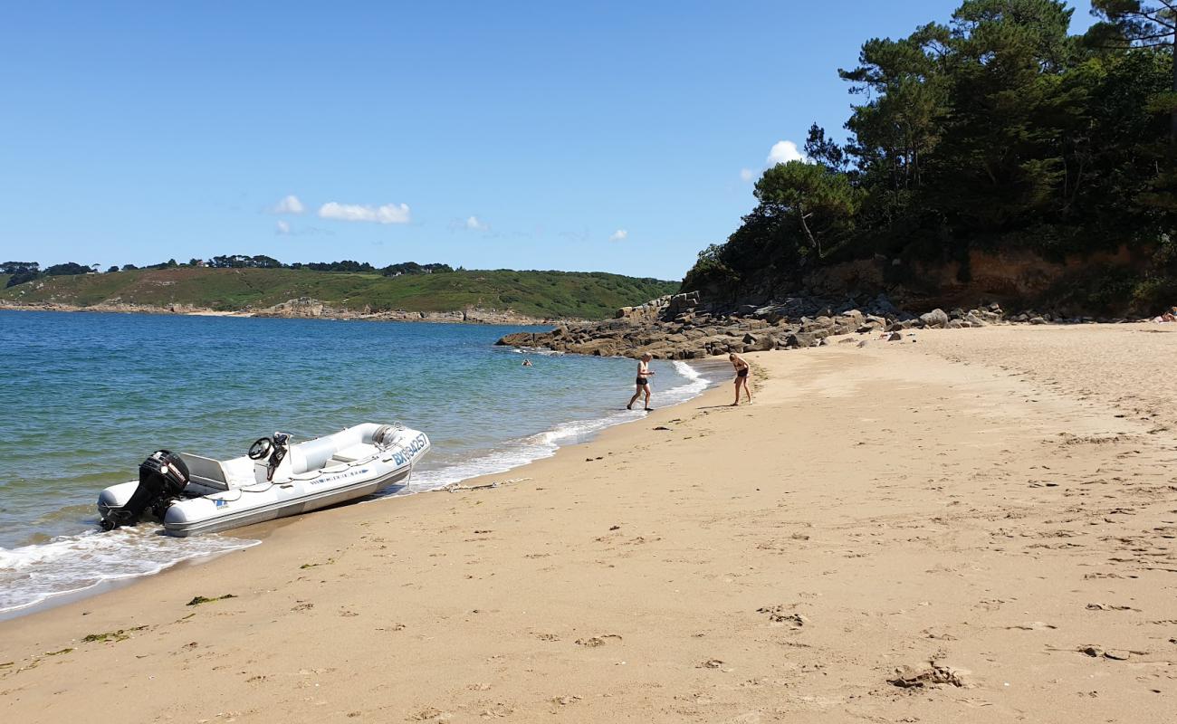 Photo de Plage de Kirio avec sable lumineux de surface