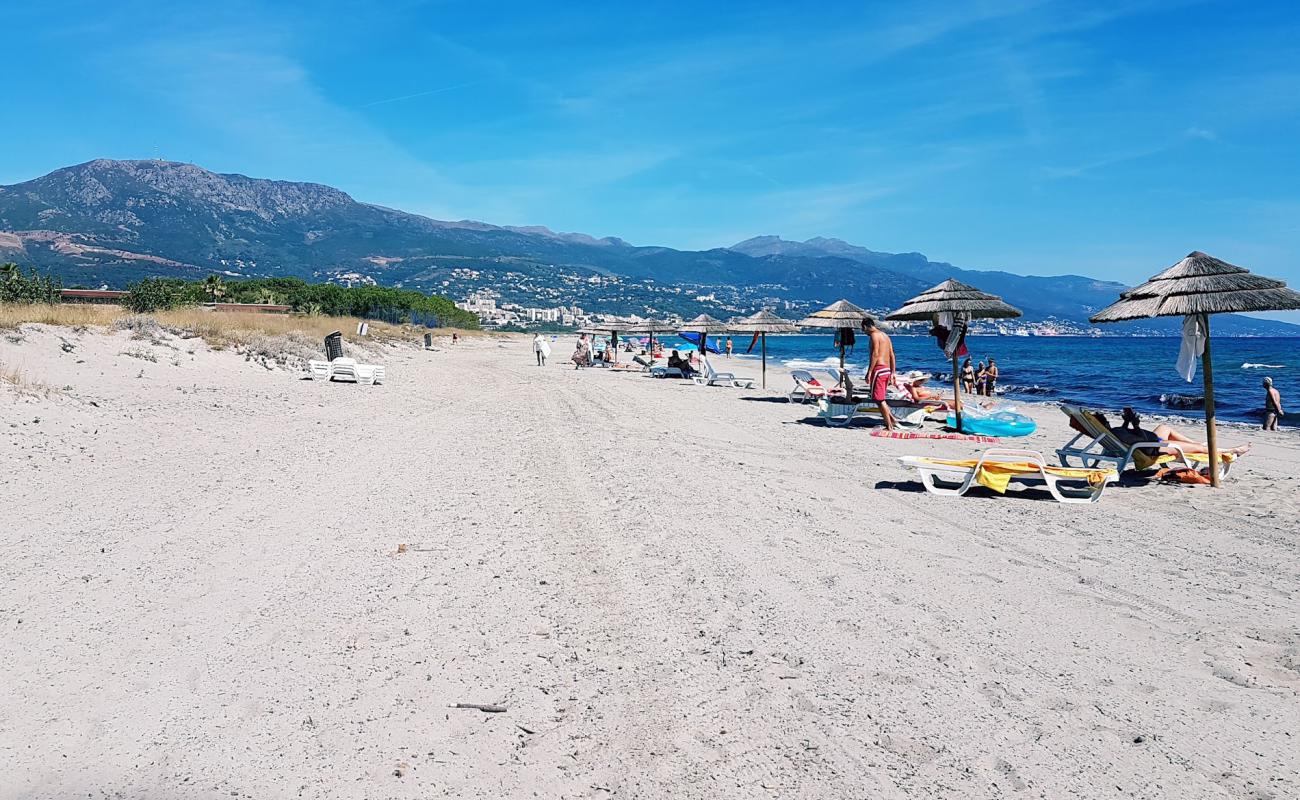 Photo de Marana Beach avec sable lumineux de surface