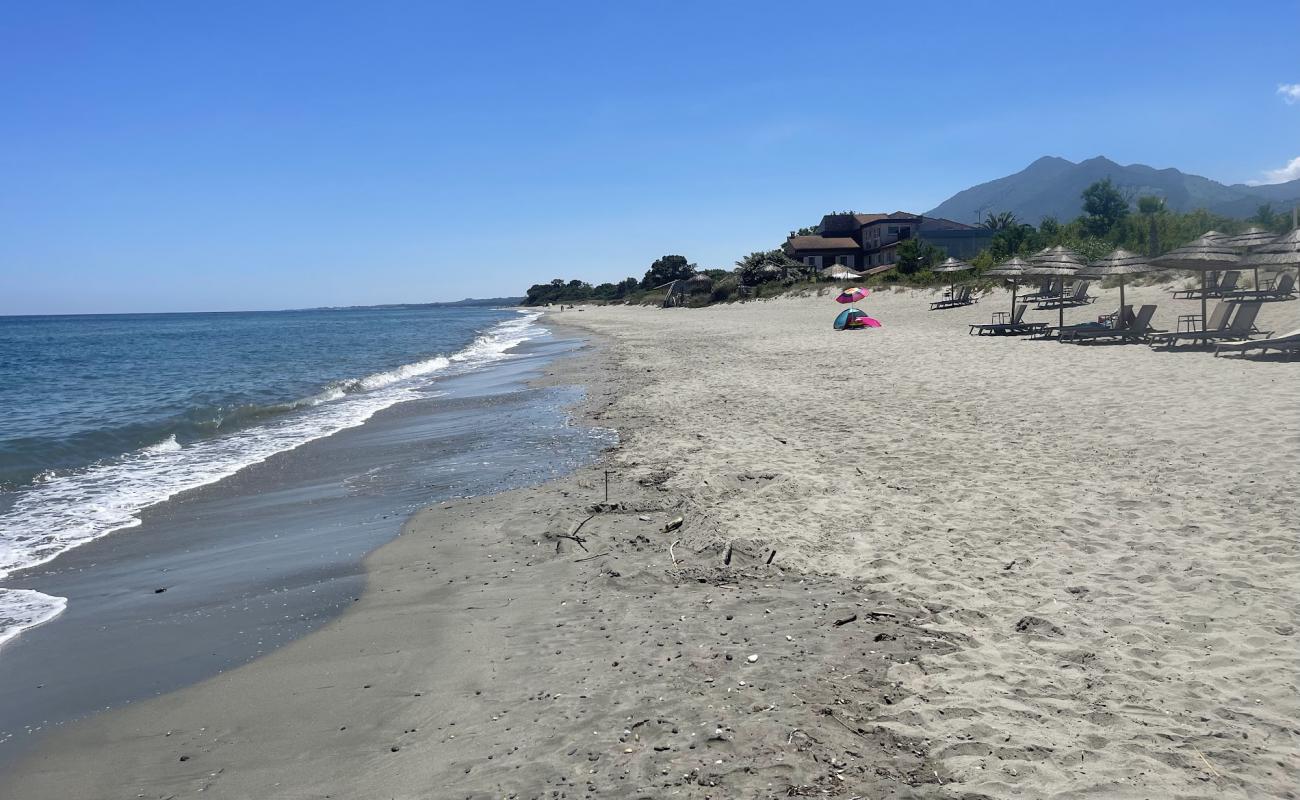 Photo de Caravelle Beach avec sable lumineux de surface