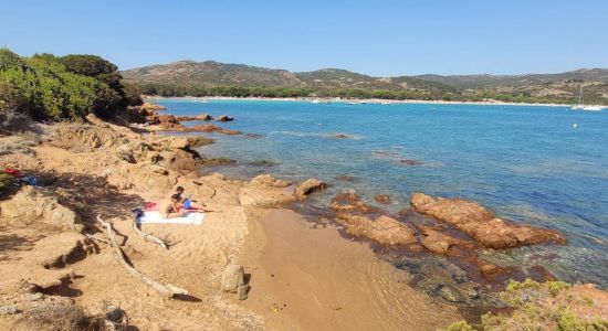 Rouge de Rondinara Beach