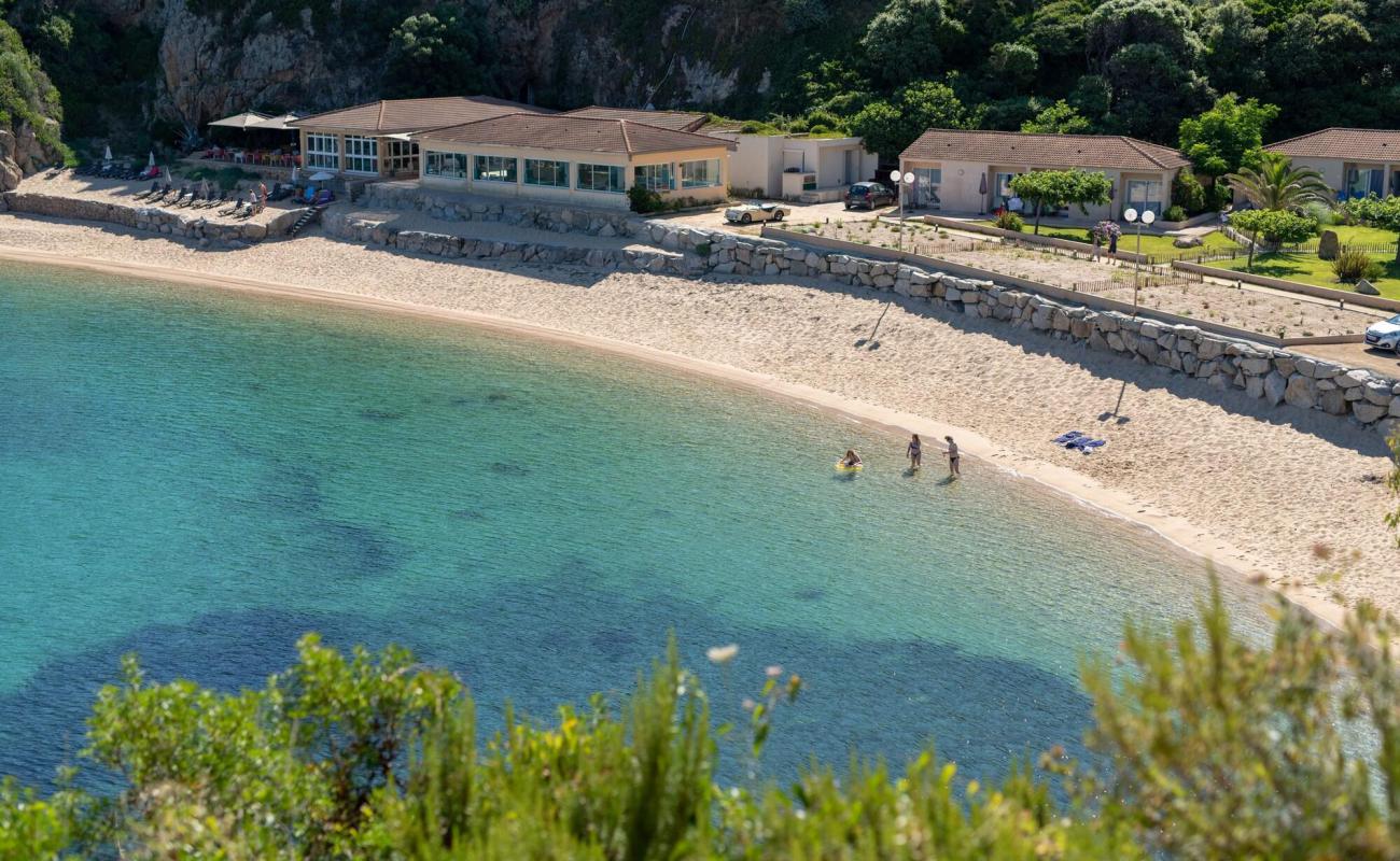 Photo de Amenagee Beach avec sable beige de surface