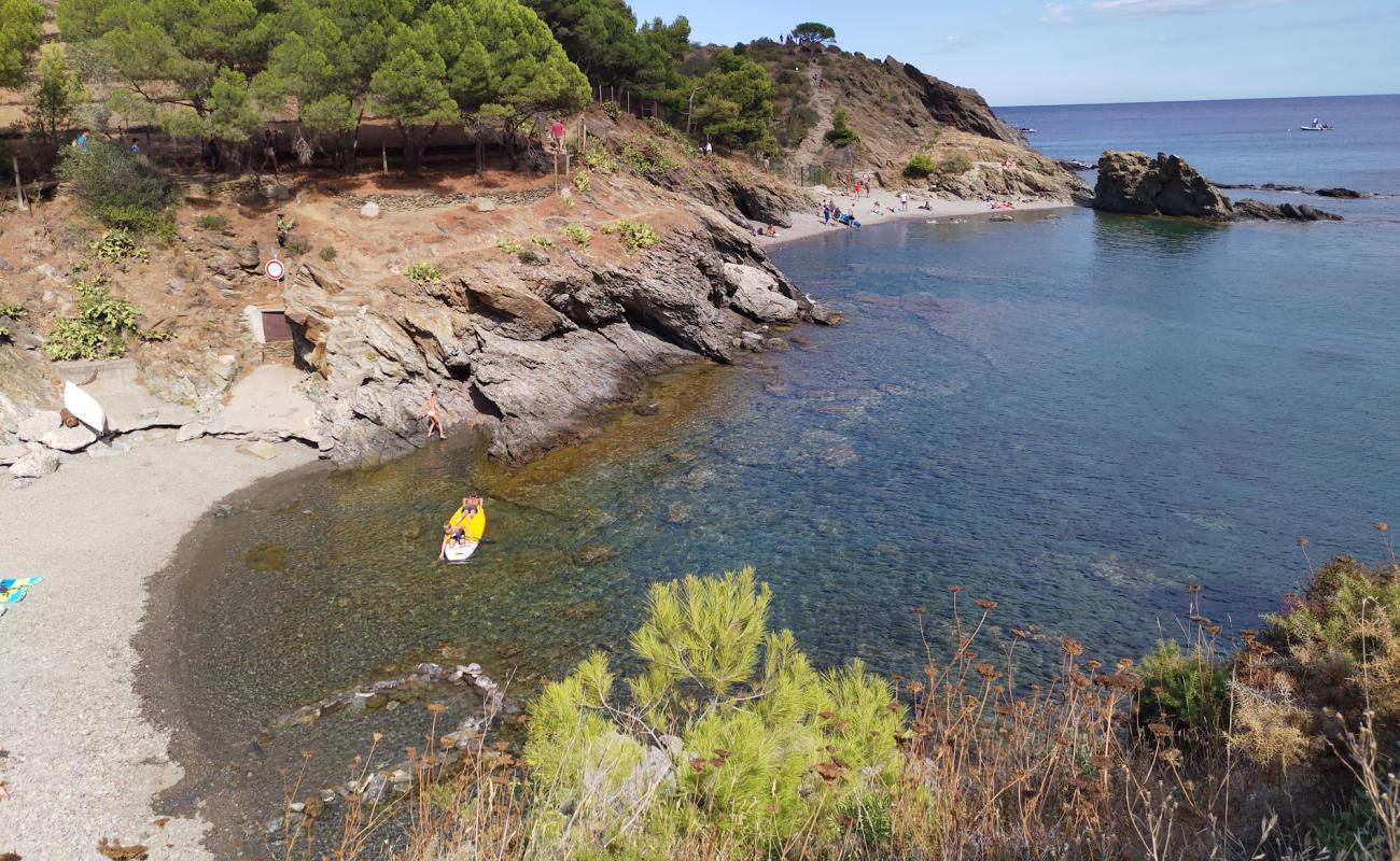 Photo de Valenti Beach avec galets gris de surface