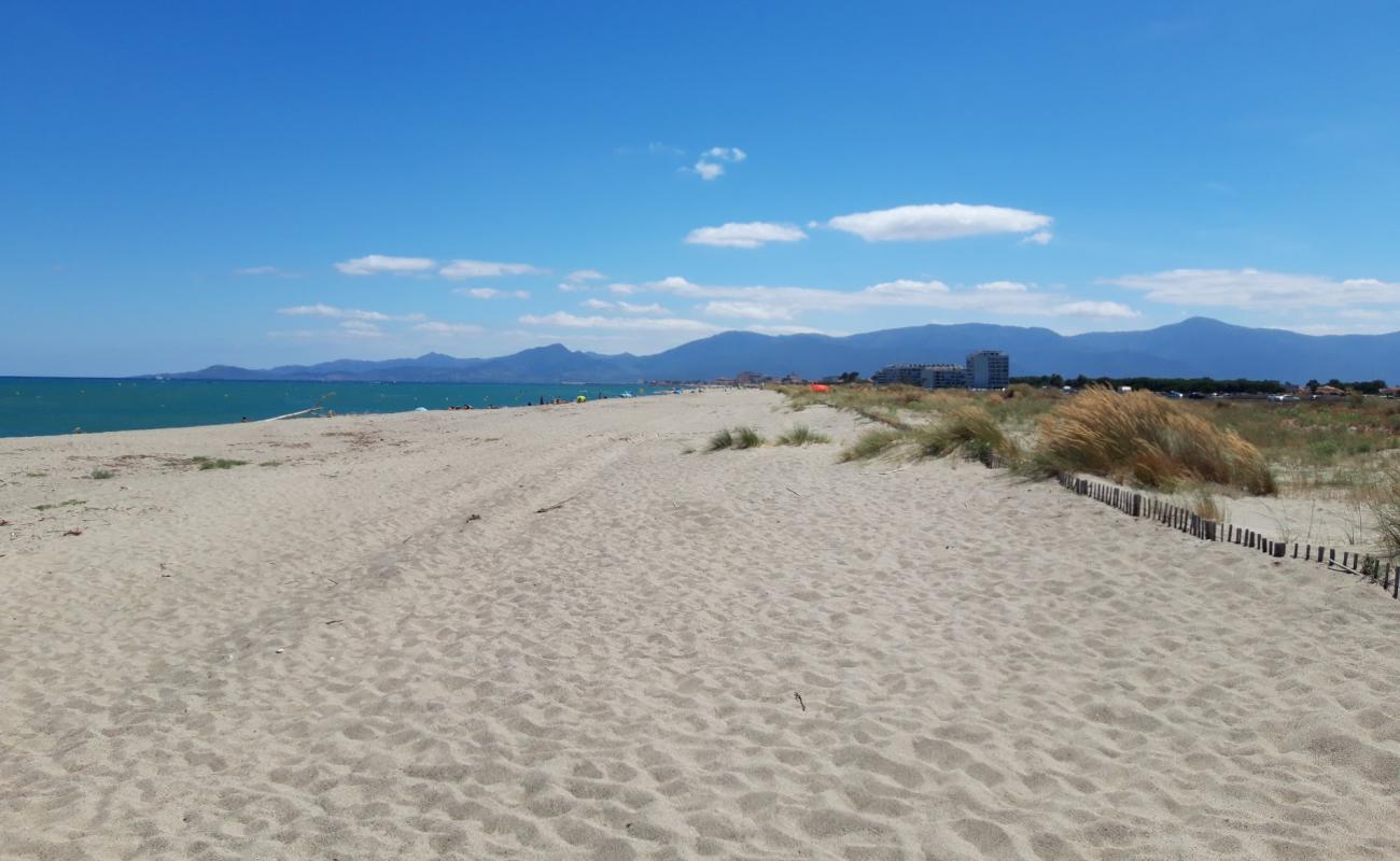 Photo de Nord Beach, Saint Cyprien avec sable lumineux de surface