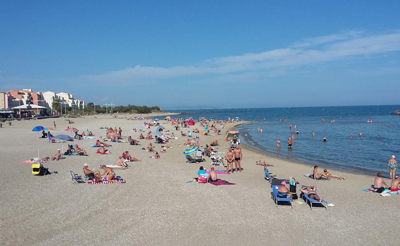 Photo de La Roquille Beach avec sable lumineux de surface