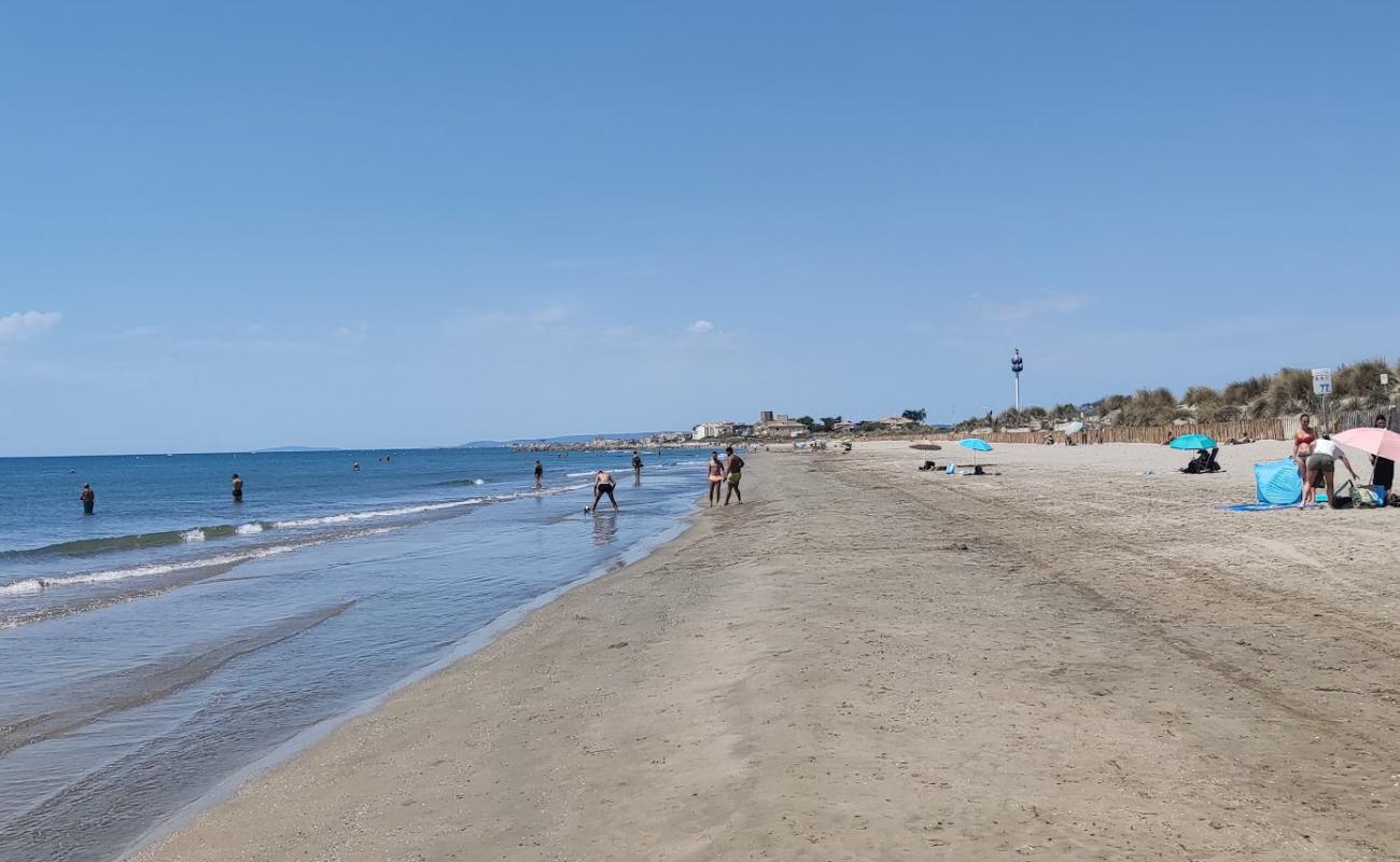 Photo de Grand Travers Beach avec sable lumineux de surface