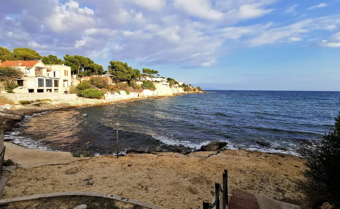 Photo de Grand Rouveau Beach avec terrain rocheux de surface