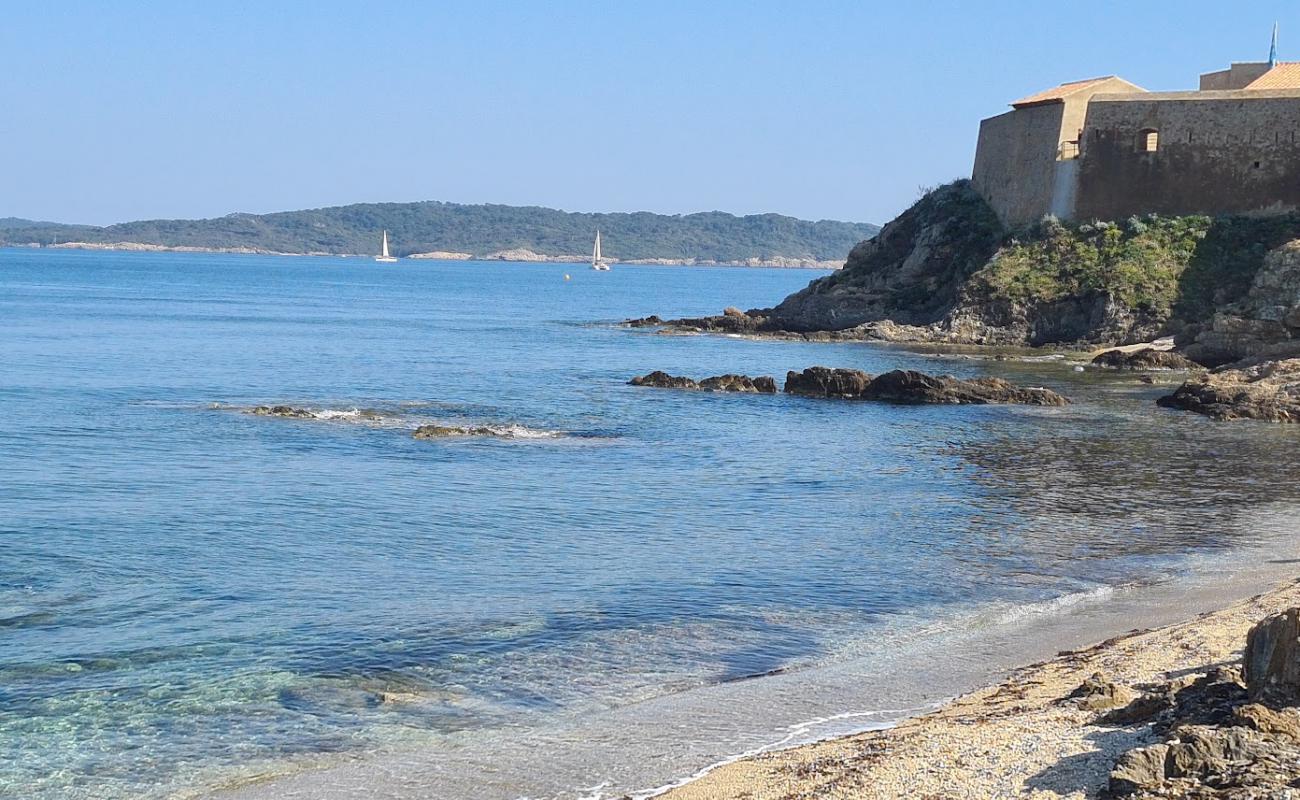 Photo de La Tour Fondue Beach avec sable beige de surface