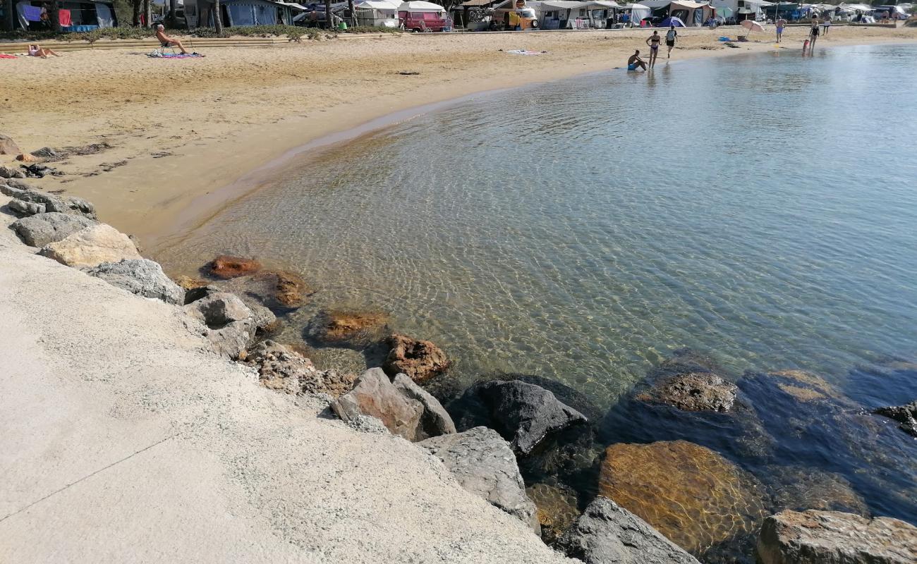 Photo de Pansard Beach avec sable beige de surface