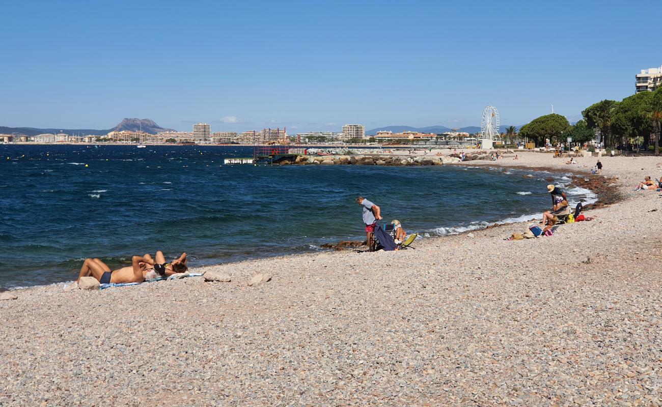 Photo de Beaurivage Beach avec caillou fin gris de surface