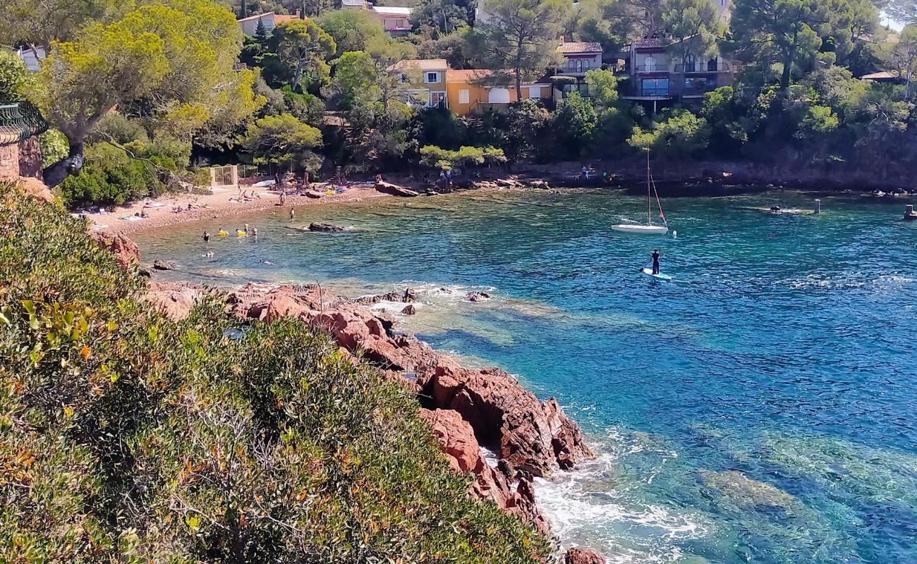 Photo de Calanque de Santa Lucia Beach avec roches de surface