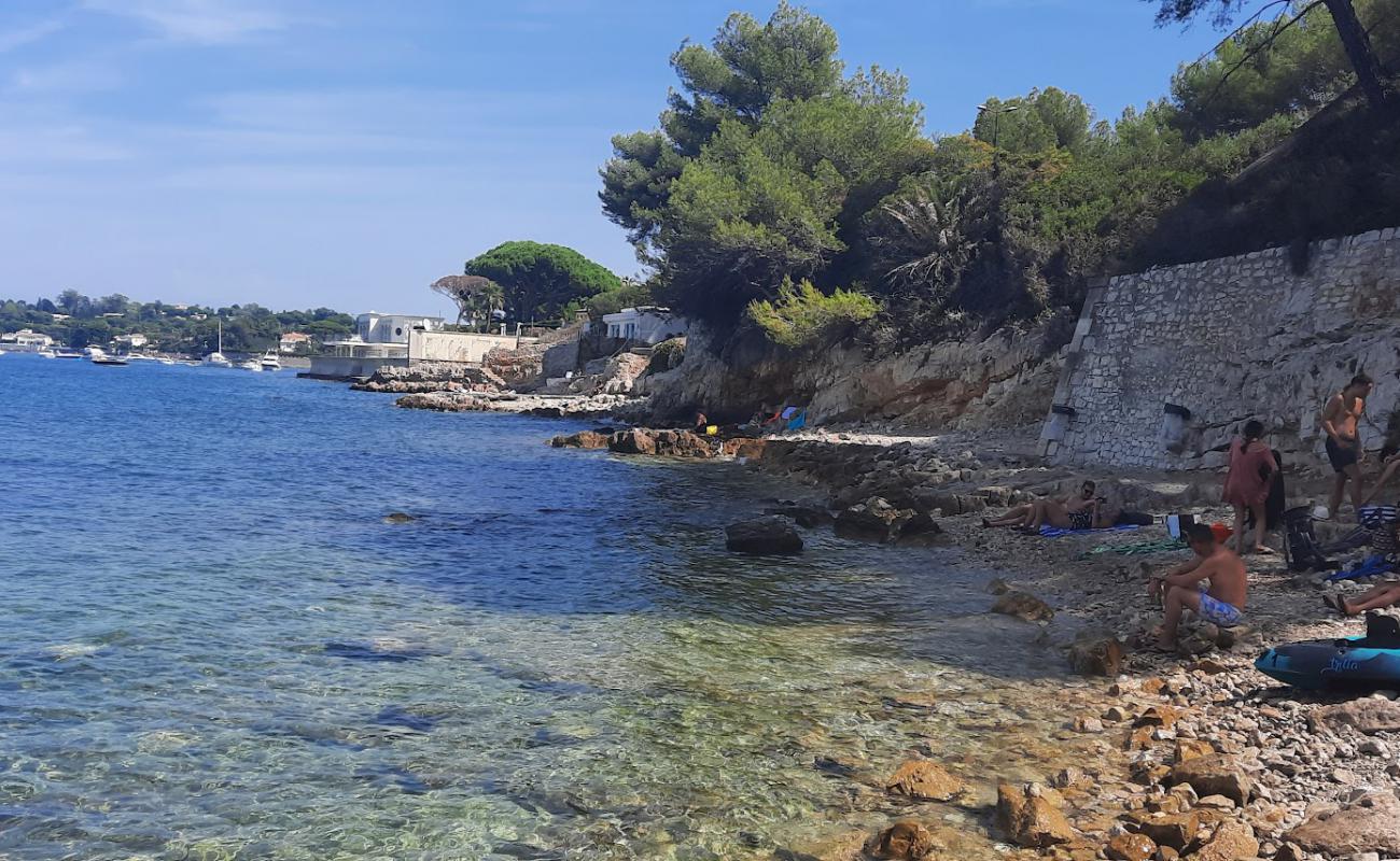 Photo de Pointe Ouest Beach avec roches de surface