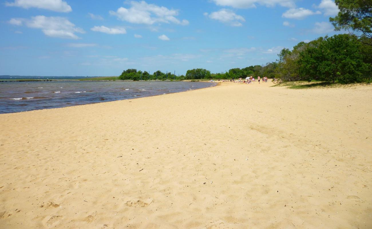 Photo de Domaine de la Rive Beach avec sable beige de surface
