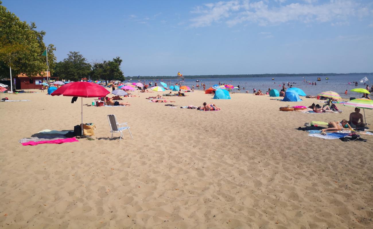 Photo de Moutchic Beach avec sable lumineux de surface