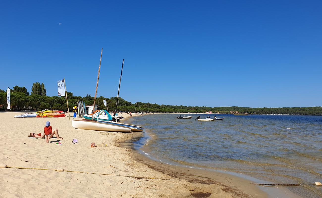 Photo de Montaut Beach avec sable beige de surface