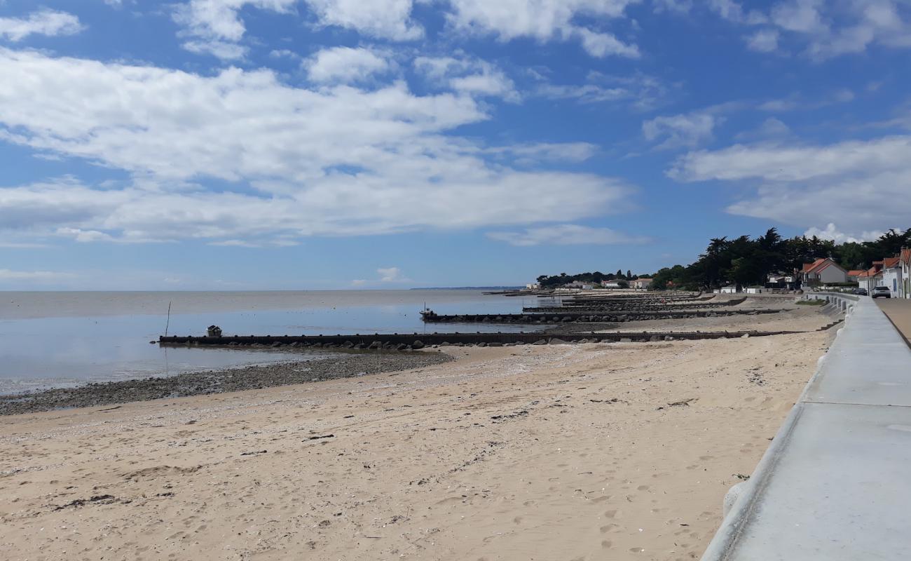 Photo de Pre Vincent Beach avec sable beige de surface