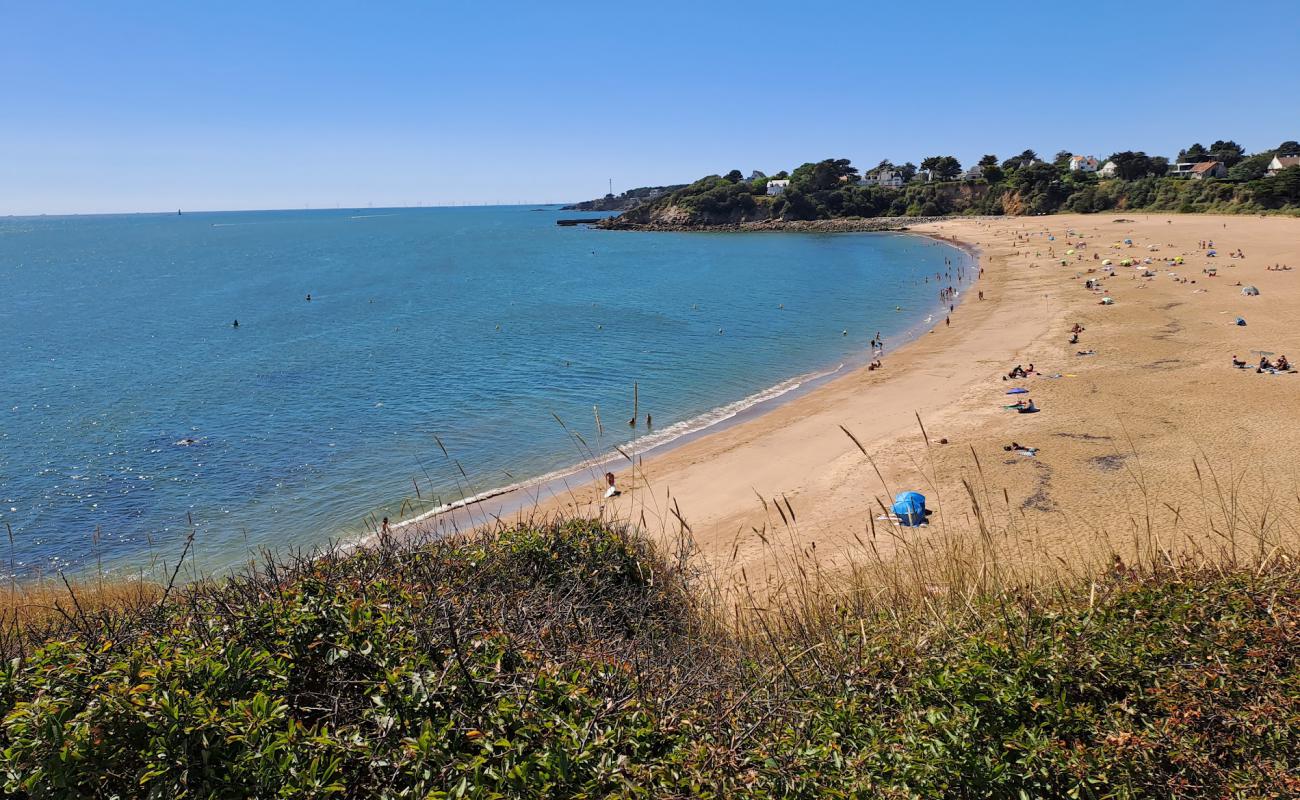 Photo de La Courance Beach avec sable lumineux de surface