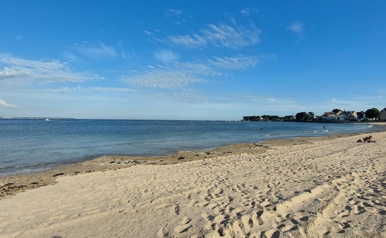 Photo de Nau Beach avec sable lumineux de surface