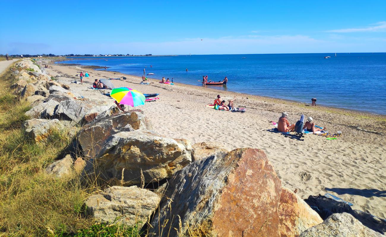 Photo de Rouvran Beach avec sable lumineux de surface