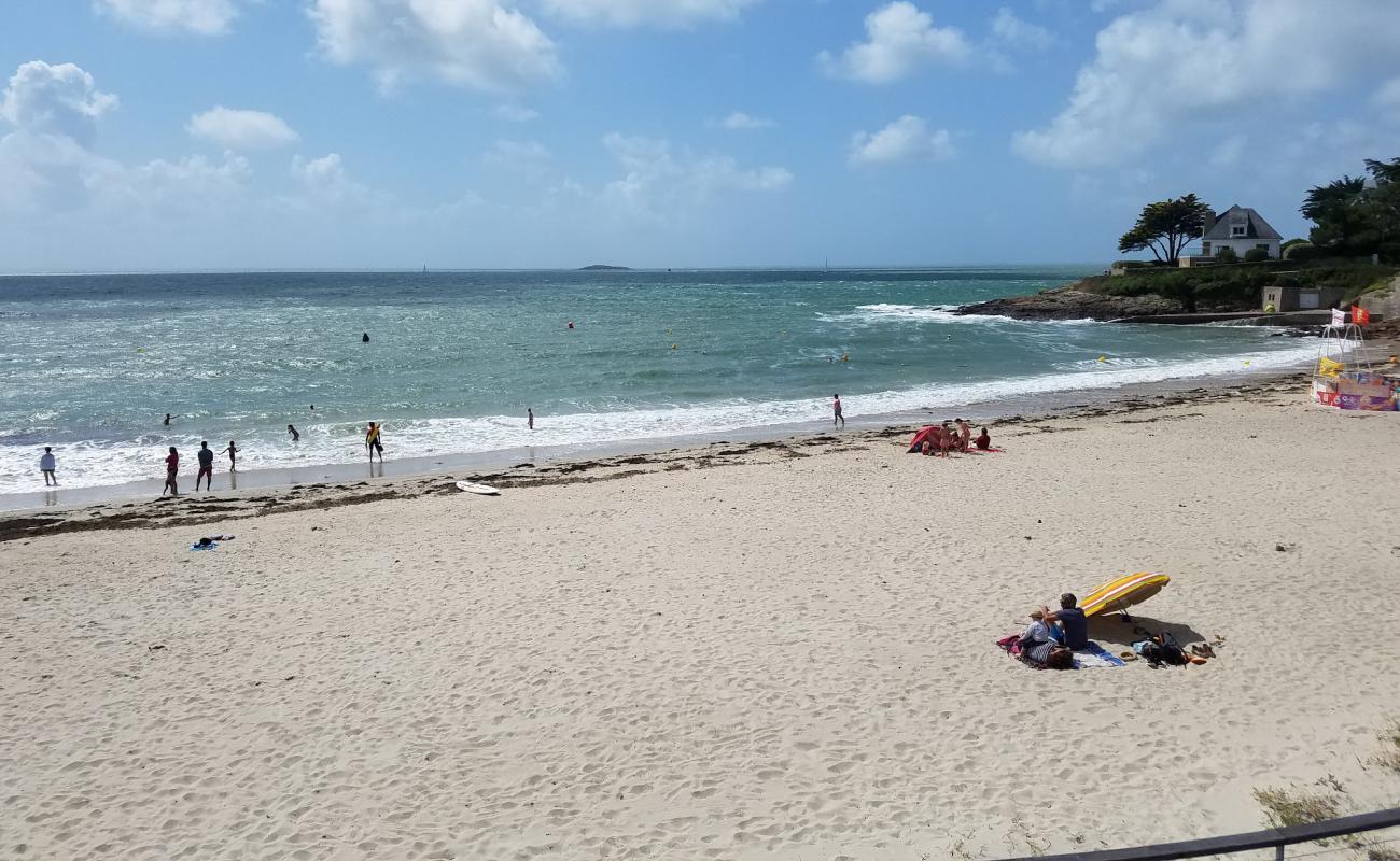 Photo de Port-Lenn Beach avec sable lumineux de surface