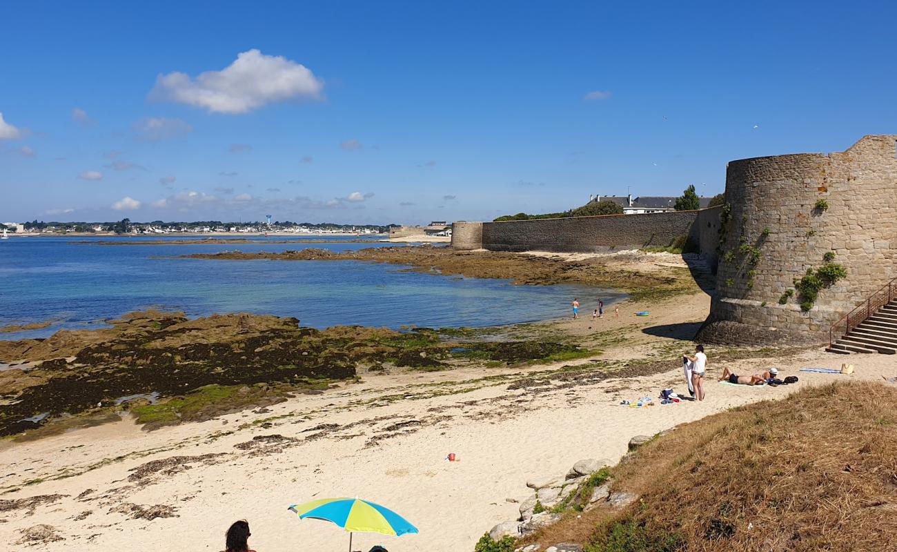 Photo de Lohic Beach avec sable beige de surface