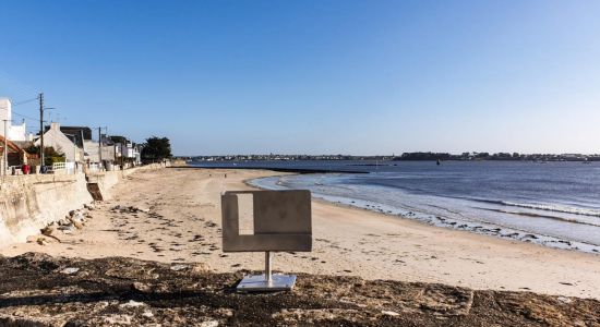 La Nourriguel Beach