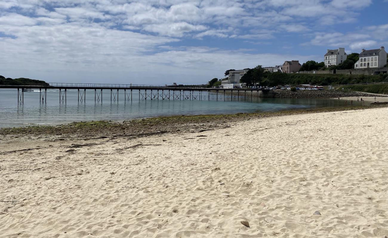 Photo de Capucins Beach avec sable beige de surface