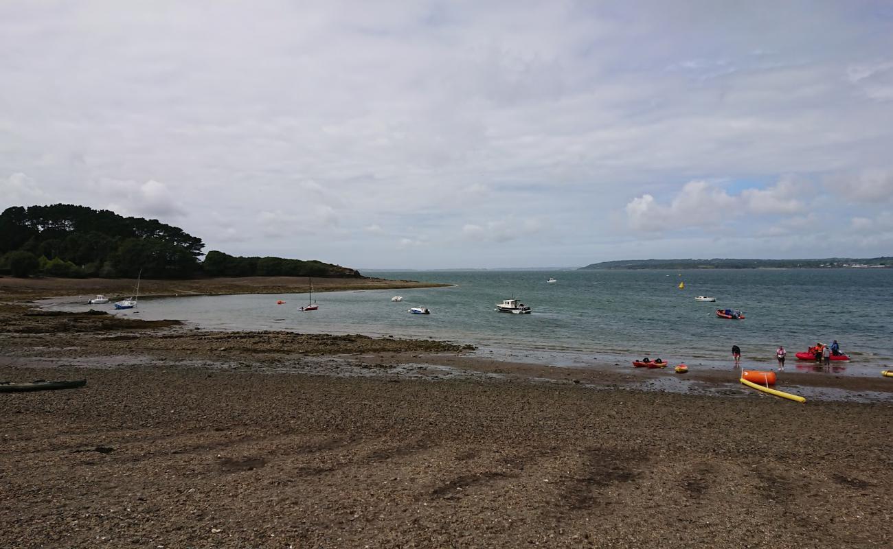 Photo de Greve de Yelen Beach avec sable gris & galets de surface