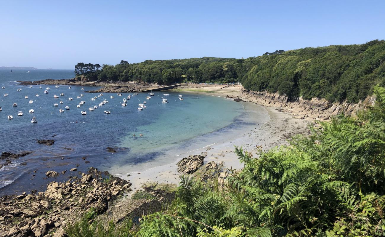 Photo de Dellec Beach avec sable beige & galets de surface