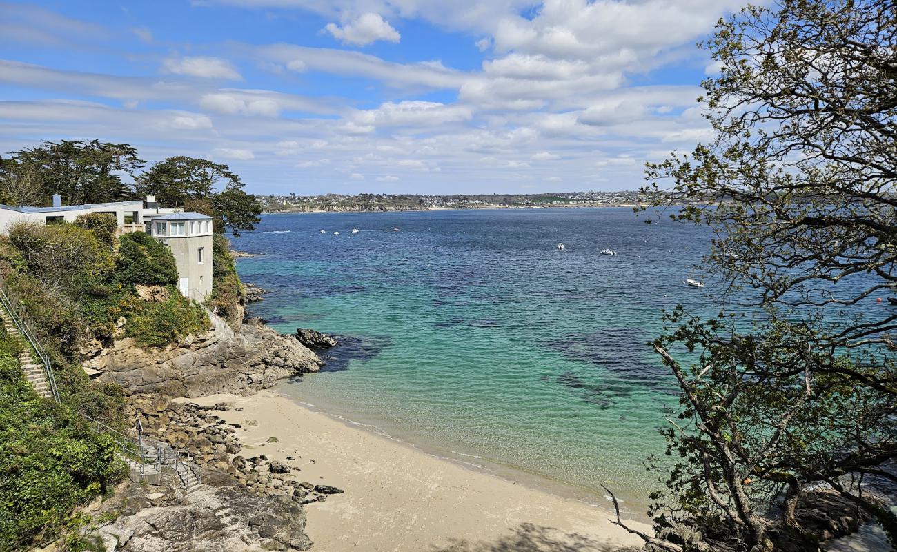 Photo de Cures Beach avec sable beige de surface