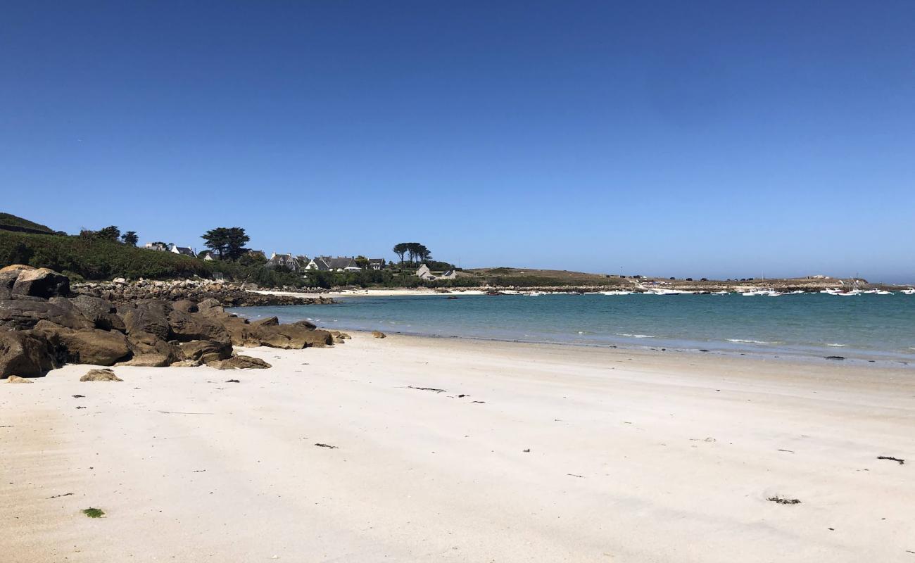 Photo de Tremazan Beach avec sable beige de surface