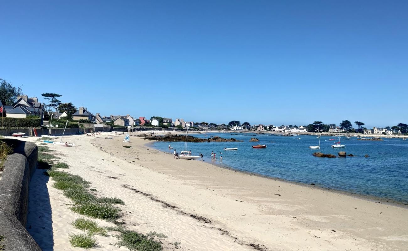 Photo de Garo Beach avec sable beige de surface