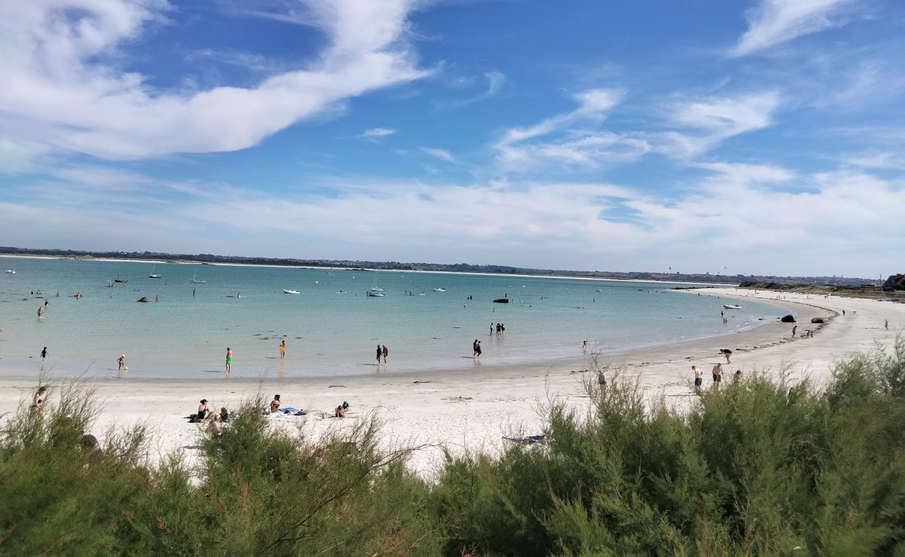 Photo de Kerurus Beach avec sable beige de surface
