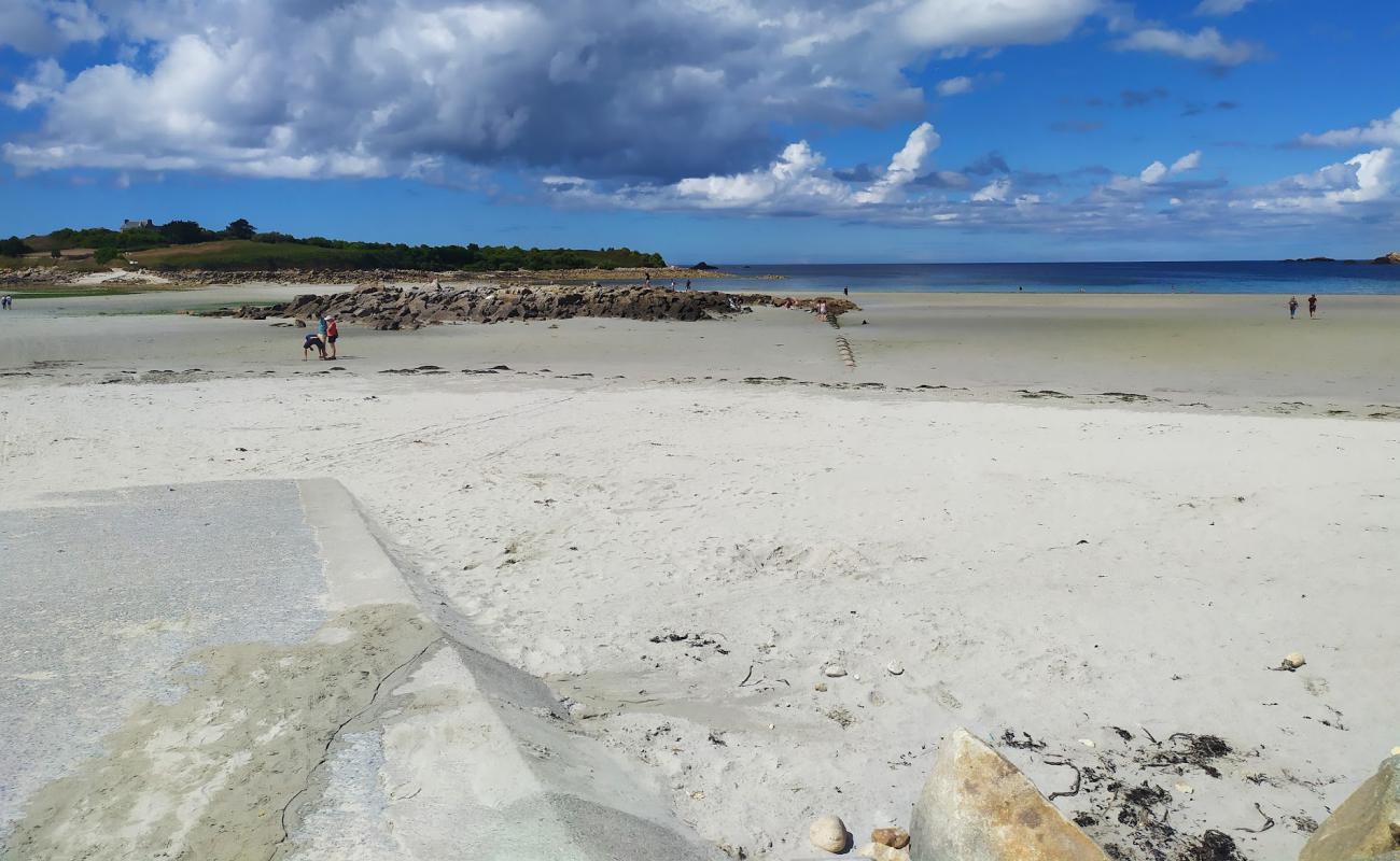 Photo de Kerbrat Beach avec sable beige de surface