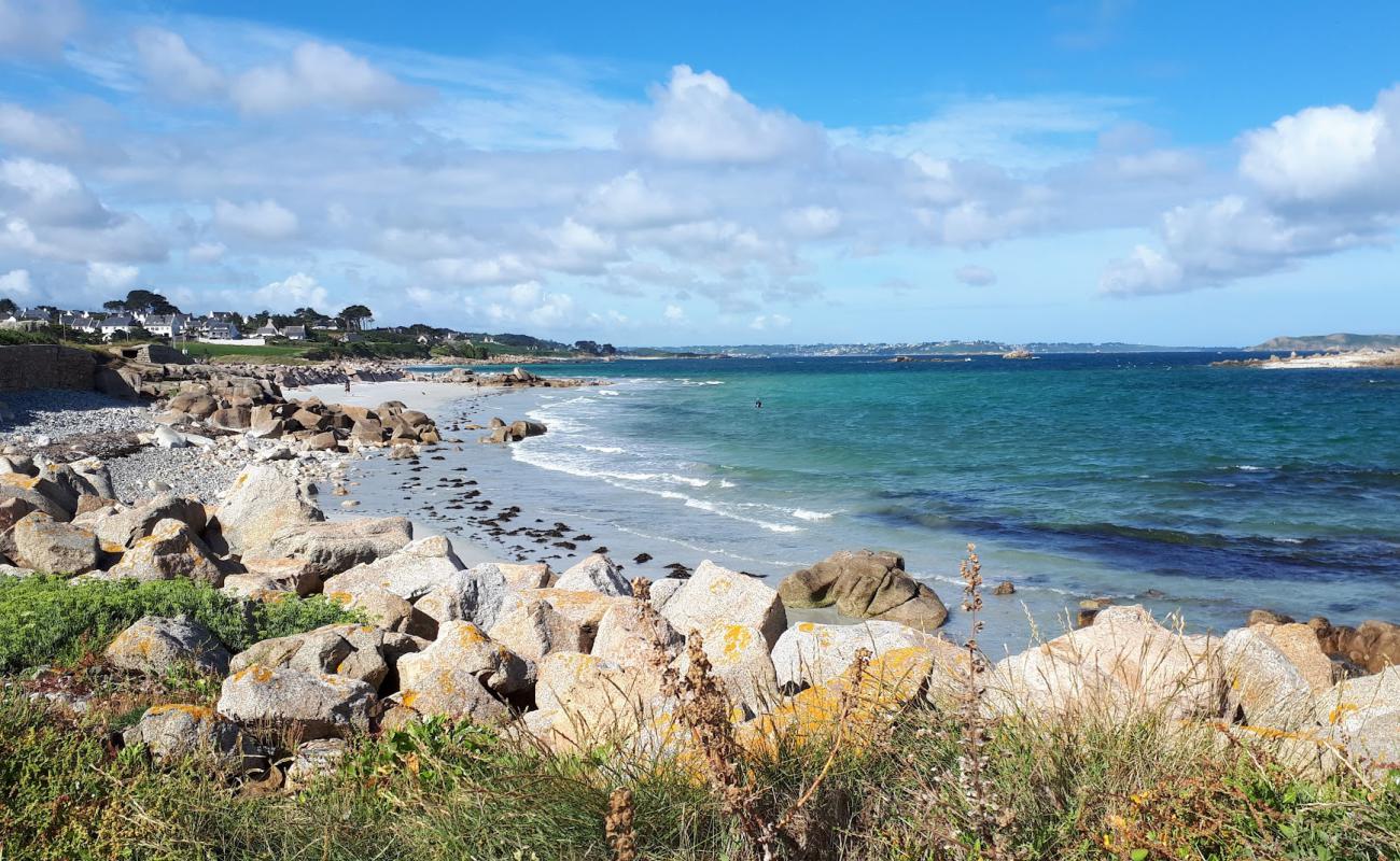 Photo de Royau Beach avec sable beige de surface